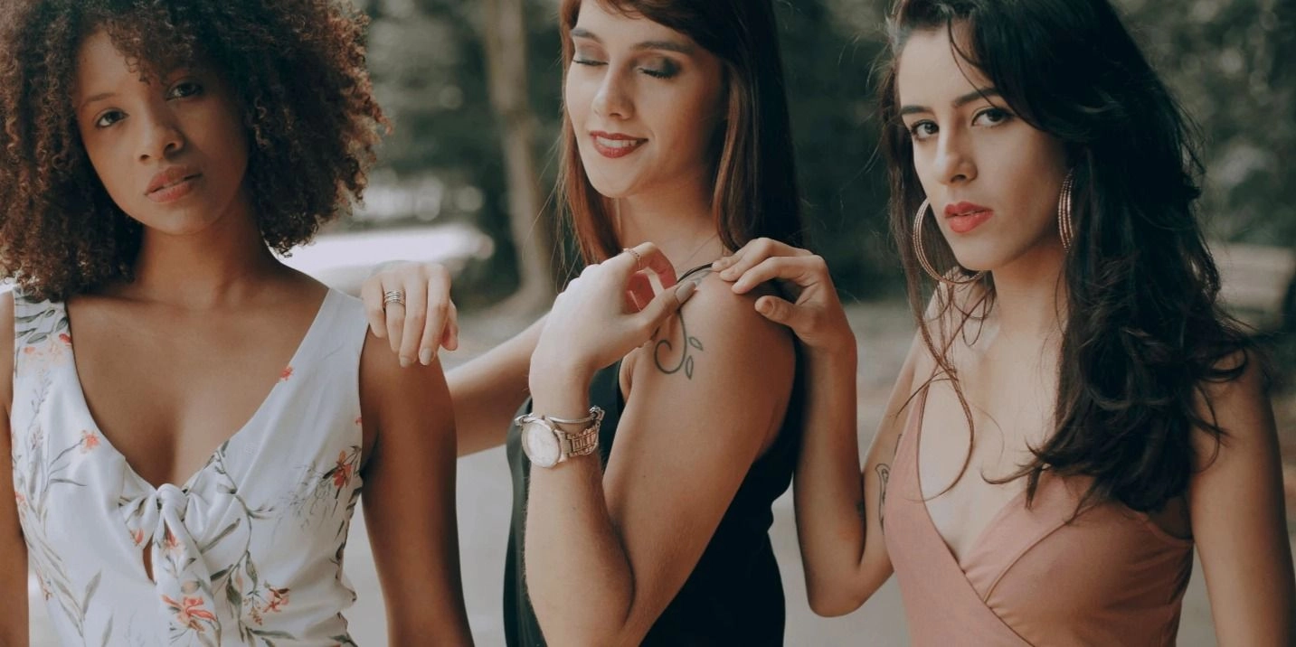 Elegant Women's Fashion Curated to Inspire Style and Self-Confidence